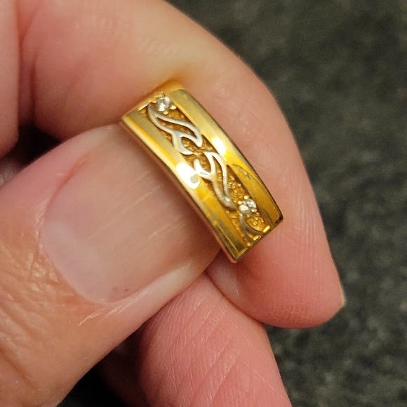 Gold Clip-On Earrings - Picture 4 of 6